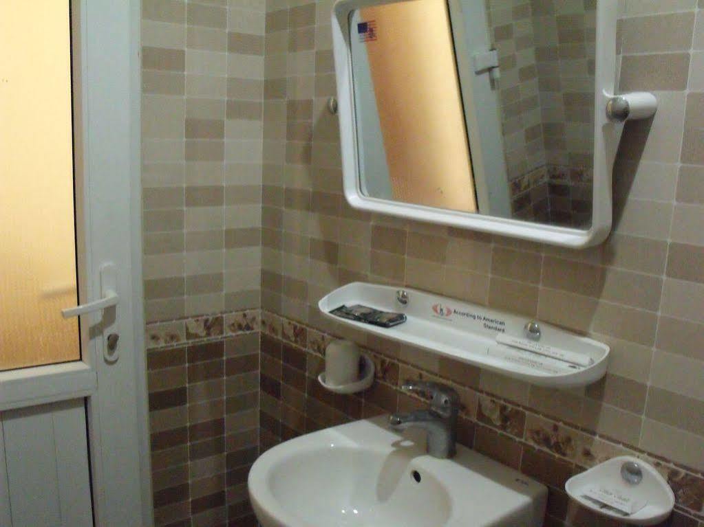 Thien Thanh Hotel Phong Nha Extérieur photo